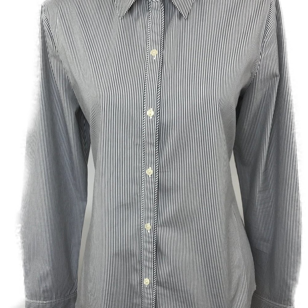 Liz Claiborne long sleeve, cuffed, stretch shir